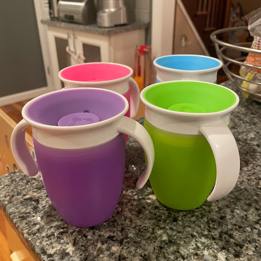 Munchkin Sippy Cup Set